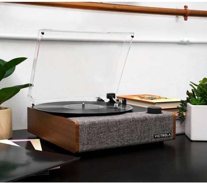 Проигрыватель виниловых дисков Victrola VTA-74 Eastwood II Walnut 0311 фото