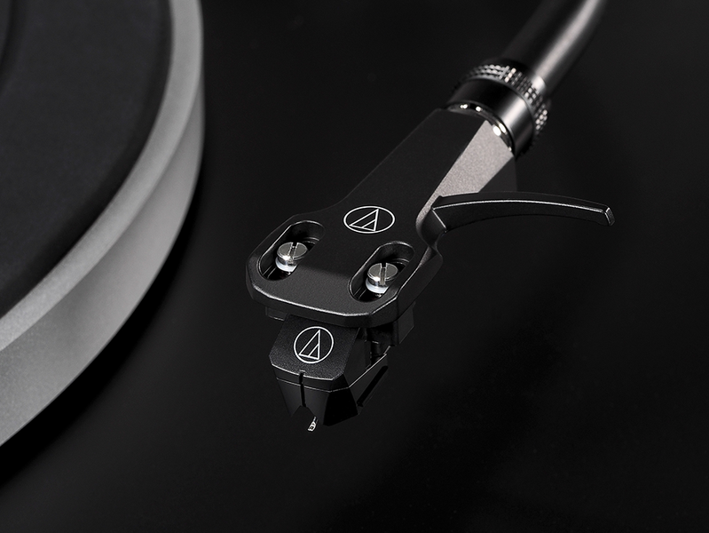 Проигрыватель виниловых дисков Audio-Technica AT-LP5X 0105 фото
