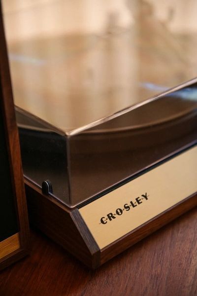 Програвач вінілових дисків Crosley C72 Walnut 0296 фото